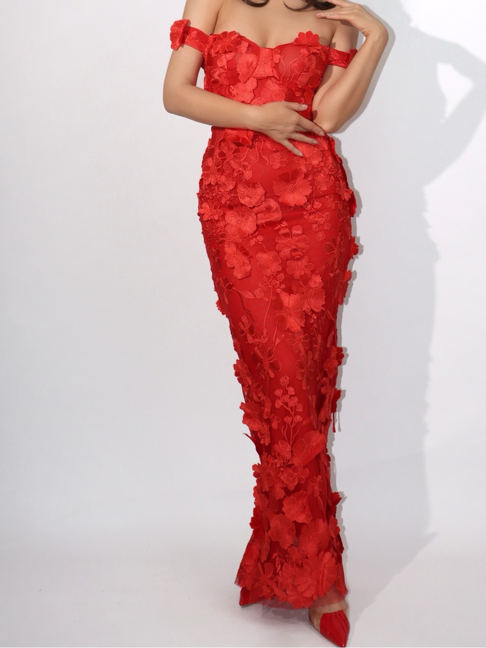 Brand new maxi off Shoulder Red Floral Appliqué Evening Gown
